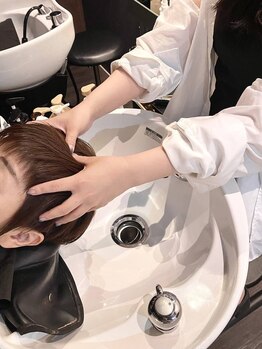 マホラ(MAHORA)の写真/【スパニスト在籍】フルフラットのシャンプー台でリラックスしながら、プロの技術で心身共にリラックス☆