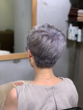 ハナワ エビス トウキョウ ヘアーサロン(HanaWa ebisu tokyo hair salon) オシャレミセスのシルバーグレージュヘア<HanaWa恵比寿>