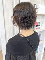 キャアリー(Caary)&nbsp;福山市Caary大人可愛い立体感ウェーブパーマミディアムボブ
