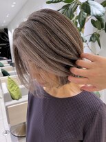 老け見え防止なウォームグレージュベージュ　白髪ぼかし