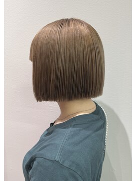 ソロ(soLo) soLoコンパクトボブ×プラチナブロンド【染谷】