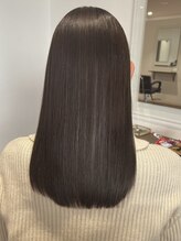 カラー、ブリーチ、縮毛矯正、年齢によるパサつきやダメージが気になる方にオススメのメニューをご紹介