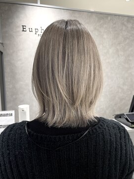 ユーフォリア 新宿通り(Euphoria) ★20代30代40代小顔似合わせカットイメチェン前髪こなれミディ