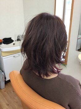 エンジェループ美容室の写真/お客様の骨格や髪質に合わせたカットで、扱いやすい髪へと導く◎幅広い年齢層のお客様に愛されるサロン*