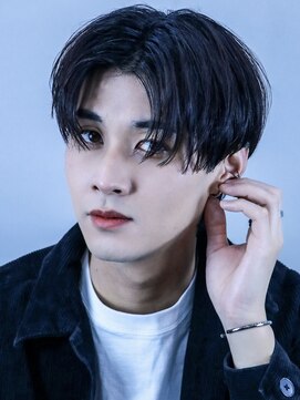 オーシャントーキョー 大阪(OCEAN TOKYO) 韓国ヘアカルマパーマコンマバングセンターパート黒髪ウルフ