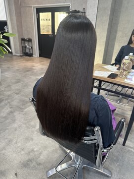 サクラ 岐阜(SAKURA) 縮毛矯正でアイロン要らずで纏まる髪へ！レイヤーカット　岐阜