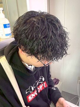 ワンズナゴヤ 名古屋栄店(ONE's NAGOYA) スペインカールスパイキーショートブルーブラックフェザーパーマ