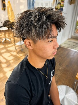 ユイマァルスロウ 岡山(YUIMARLSLOW) 岡山メンズサロン20代30代ホワイトメッシュツイストパーマ