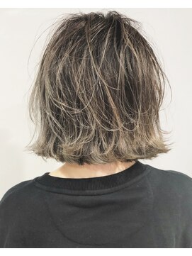 サングース(Sungoose) 〈Sungoose〉小顔カットフレンチボブ