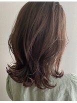 ドゥ(Du)&nbsp;セミディ　カーキアッシュ　外ハネスタイル