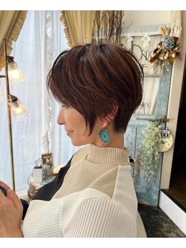 ロッティー(Rottie) 大人可愛い×くびれショート