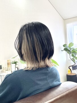 ホンネ(honne.) ホワイトベージュ×インナーカラー