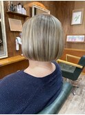 ボブヘアハイライトカラーブリーチカラーブロンドヘア