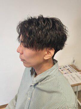 ニアウ 伊勢崎連取店(Niau) 刈り上げセンターパート縦落ちツイストスパイラルパーマ