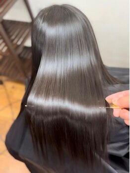 ヘアーサロン カラー 色彩店(COLOR)の写真/髪のお悩みは人それぞれ。クセを活かしたカットや縮毛矯正でコンプレックスを解消！自然な美ストレートへ♪