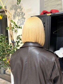 ヲタク(wotaku.) ブロンドカラーホワイトブリーチトリプルカラーケアブリーチボブ