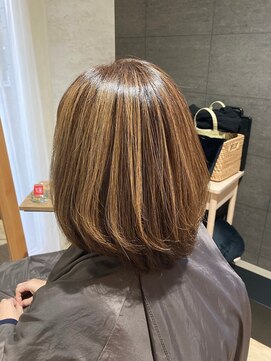 シー 東橋良店(She) 白髪ぼかしハイライト　明るい白髪染め　30代、40代、50代