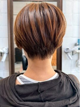 イン(in.) 【10.40代女性×切りっぱなし・ボブ・ショート】メンズカットも