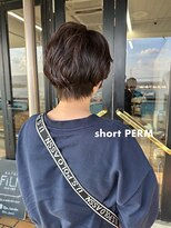 フィルム(FiLMs) ショートパーマ/レイヤーカット/ブラウン