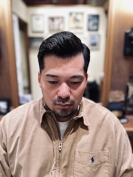 フォーコーナーズ(Four Corners) 大人スキンフェードツーブロック刈り上げマンバン30代40代