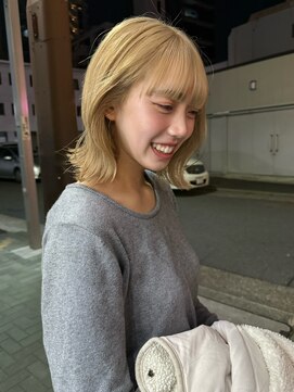 チーカ(chica) ブロンドカラー/ボブスタイル