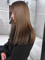 ピア ヤクイン(Pia Yakuin) 艶感オリーブベージュ
