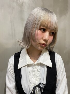 クプラ(Qpula) ホワイト/外ハネボブ/ハイトーンボブ