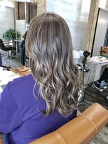 リリー シンジュク(Lilly)&nbsp;【Lilly新宿】#フォギーアッシュ #ケアブリーチ#イルミナカラー