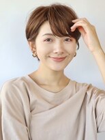 マニッシュシュー／前髪あり耳掛けショート／表参道／30代40代