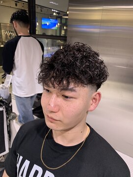 フランクスバーバーザスタンド(Frank’s barber the stand) ツーブロックフェードショートパーマF