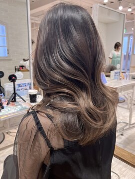 レイラバイアフロート 吉祥寺(Lila by afloat) フェイスレイヤー