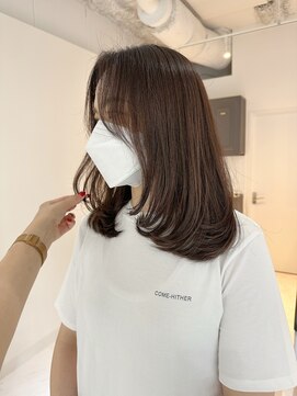 ヨロ 小岩(YOLO) レイヤーカットハイライトショートヘアイルミナカラーオージュア