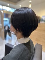 ネモトヤニーゴーマルマル(NEMOTOYA2500)&nbsp;かっこかわいいショートボブ