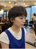 ２０代から６０代に人気。マッシュショートびニュアンスパーマ