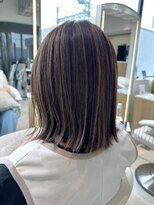 コンティロミー(CONTI ROMMY.)&nbsp;外ハネボブ☆細めハイライト似合わせ20代～50代髪質改善