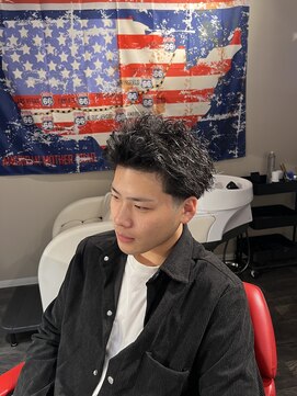 サンアンドマーリィズバーバー 駅前店(SON&MARLEY'S BAR BER) スパイキーテーパーフェード