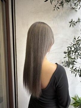 アン(Hair make un) グレージュ