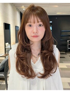 クィーンズガーデンバイケーツーギンザ(QUEEN’S GARDEN by K two GINZA) ロングレイヤー/顔まわりカット/透明感カラー/アッシュブラウン