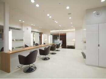 ビューティータナカ 町田小田急店(Beauty TANAKA)の写真/【小田急百貨店町田店8F】HOT PEPPER Beauty初登場!経験豊富なスタッフが担当し、理想のスタイルをご提案◎