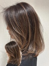 ウルマ(ULUMA)&nbsp;イメチェン/ミルクティーカラー/白髪ぼかしハイライト/前髪/伊丹