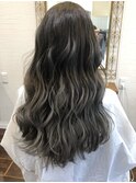 グラデーションを活かしたミルキーベージュ/30代40代50代