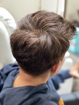 オニキス(onyx) パーマ風ツーブロック