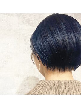 リュクレア(Luclea) ショート×ネイビーブルー