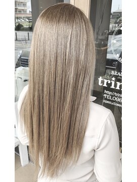 トリニティ(trinity) 透明感アルティストカラー・グレージュ【豊見城トリニティ】