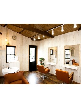 少人数制サロンで髪のお悩みも相談しやすい♪一人ひとり丁寧なカウンセリングであなたのなりたいが叶う☆