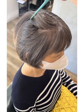 ハロー 池田店(Hollow) 【アッシュベージュ/白髪ぼかし/脱白髪染め】石橋/池田/箕面