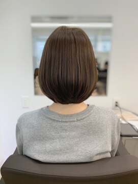 ジエクト アイロ(The Ect ilo) ひし形ボブ　大人スタイル　ココアグレージュ