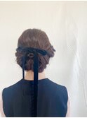 結婚式ヘアメイクにリボンシニオンスタイルが可愛い♪