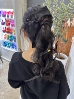 ニド(2do)&nbsp;ポニーテール×ゴールドヘアカフ