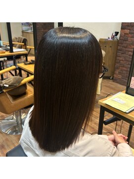 シキオリ(SHIKIORI) 湿気や汗で広がりやすい季節も、扱いやすくツヤのある髪へ